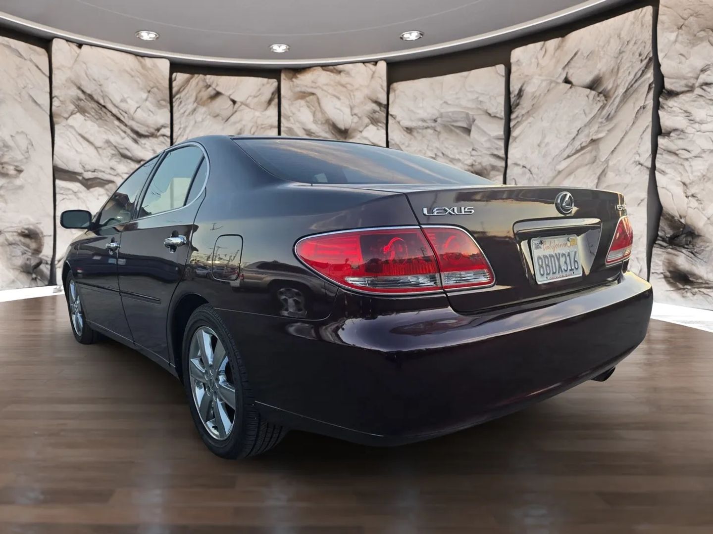 Photo 6 of this Lexus ES 330