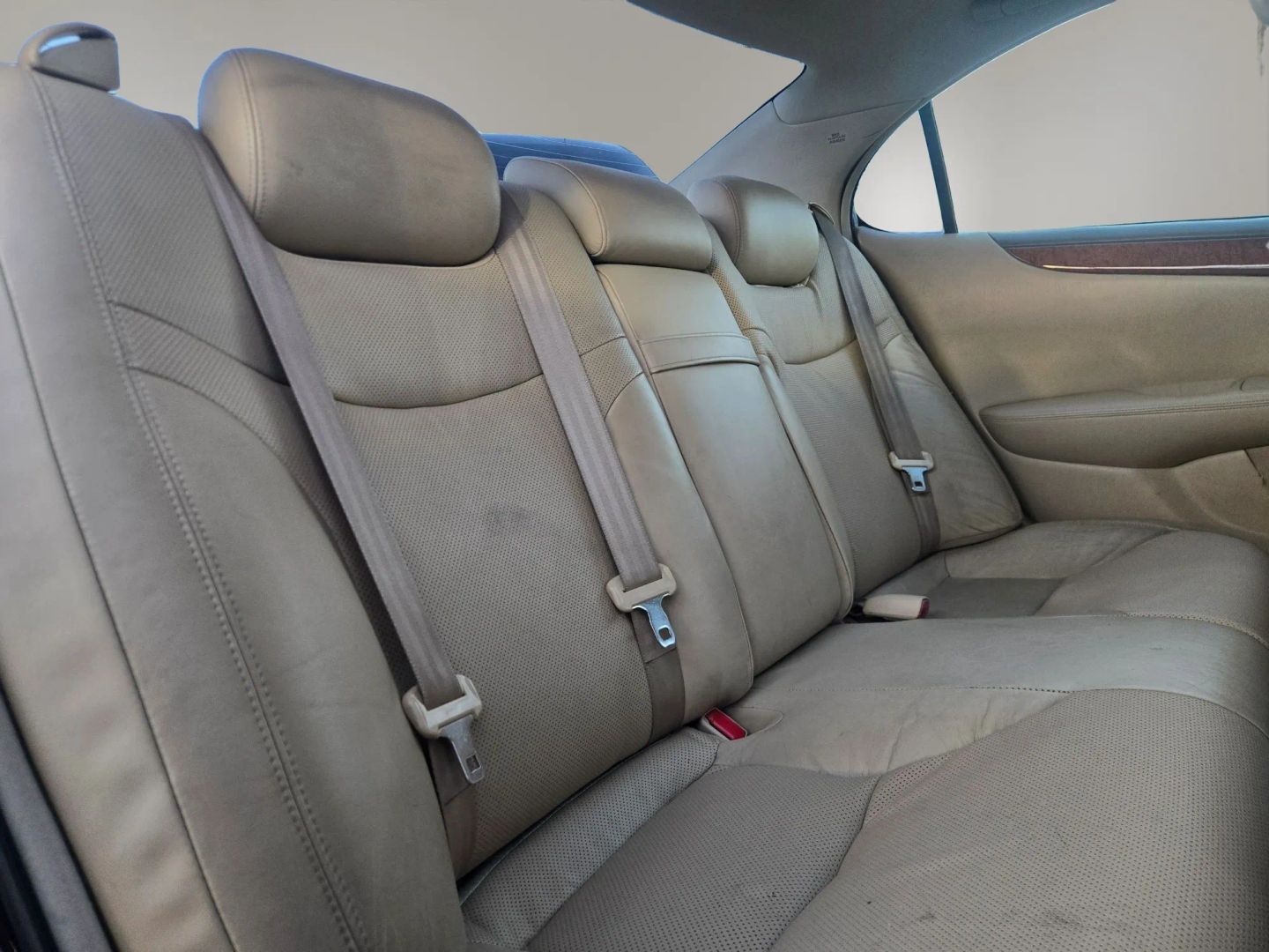 Photo 17 of this Lexus ES 330