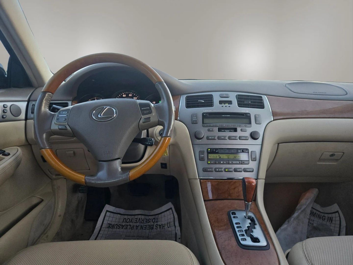 Photo 18 of this Lexus ES 330