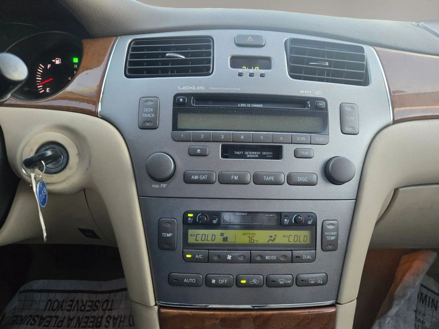 Photo 23 of this Lexus ES 330