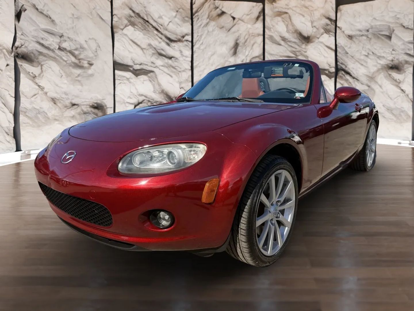 Photo 2 of this Mazda MX-5 Miata