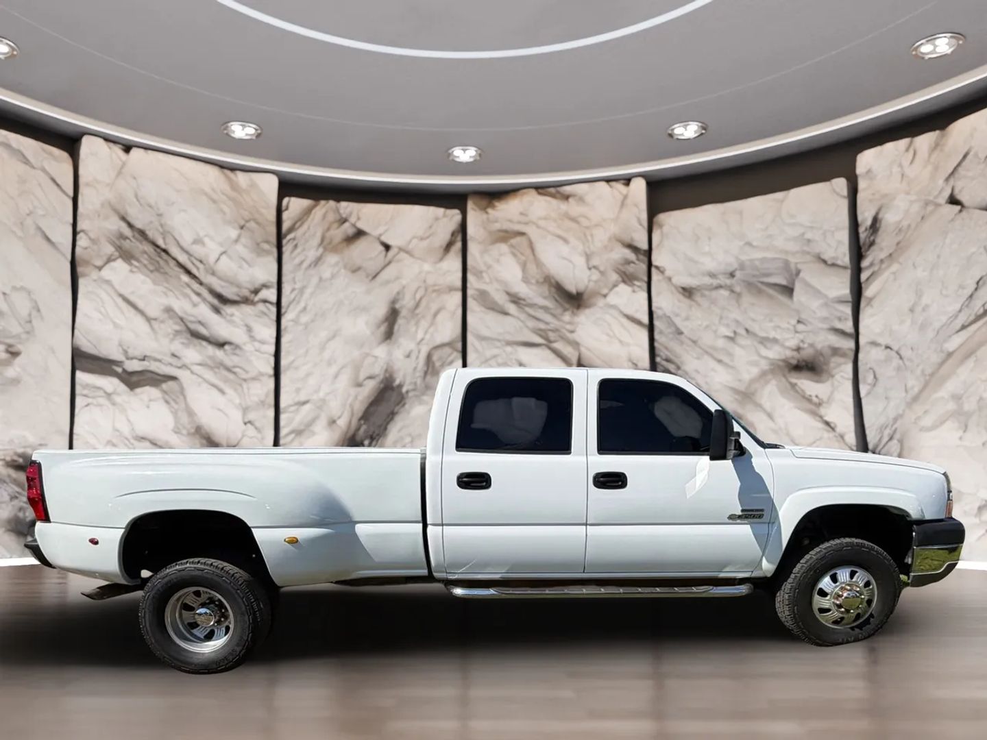 Photo 4 of this Chevrolet Silverado 3500