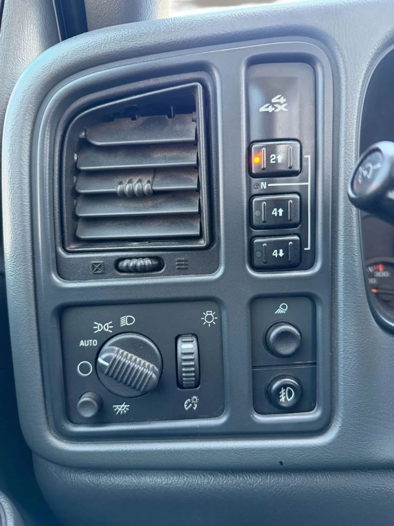 Photo 18 of this Chevrolet Silverado 3500