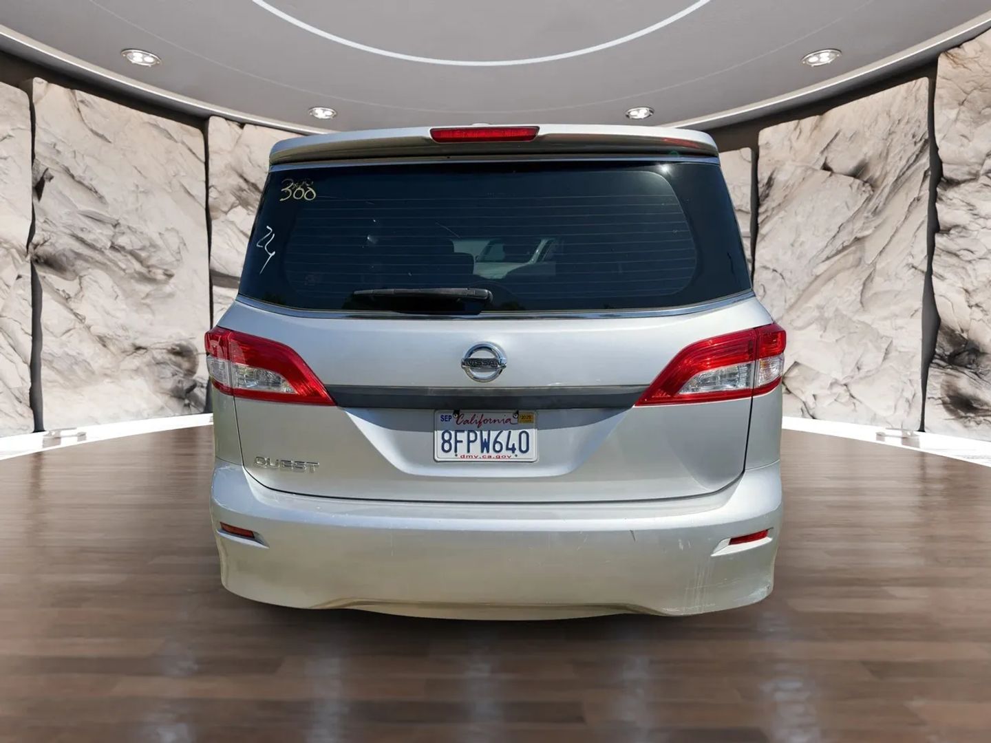 Photo 7 of this Nissan Quest
