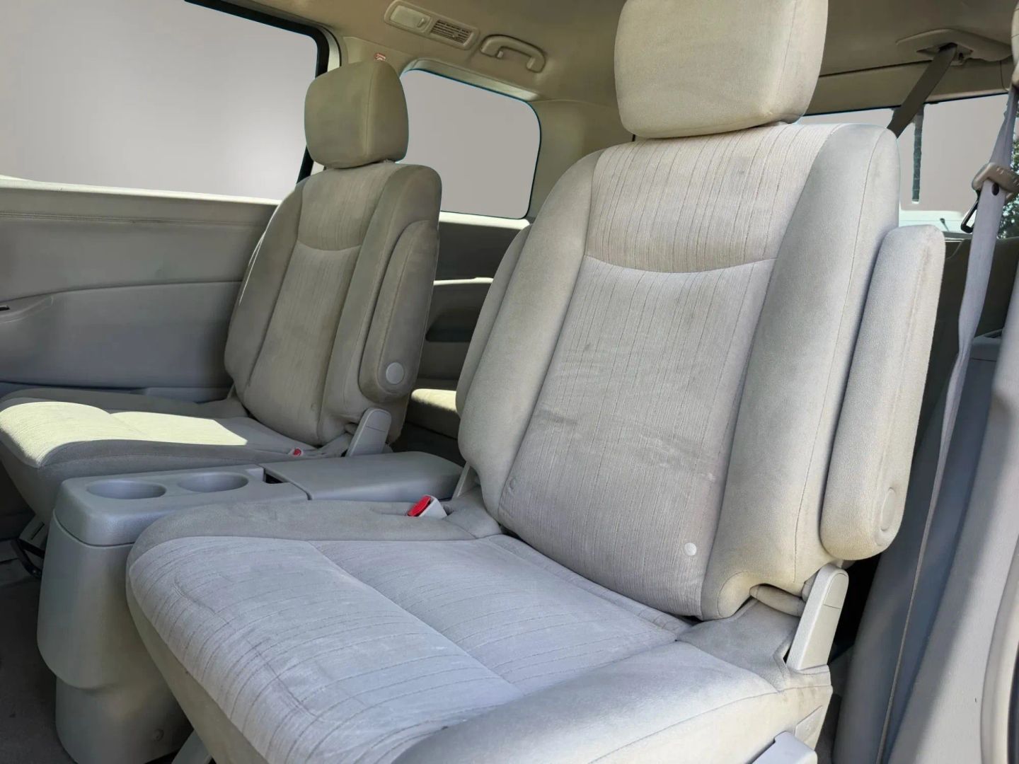 Photo 10 of this Nissan Quest