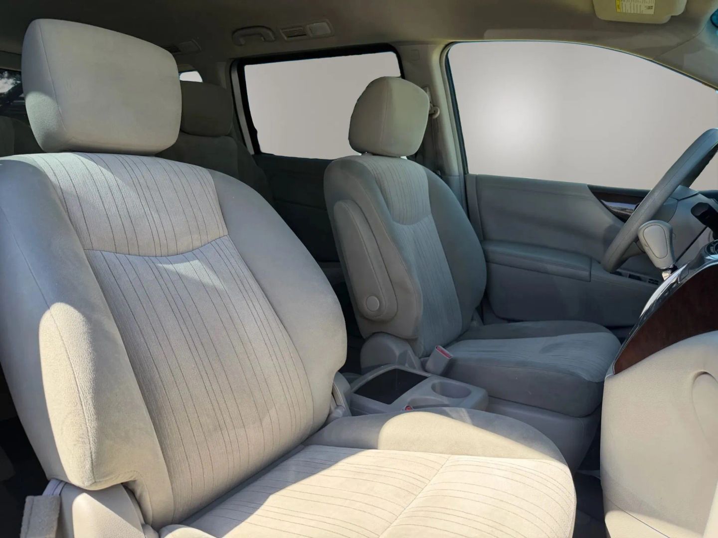 Photo 13 of this Nissan Quest