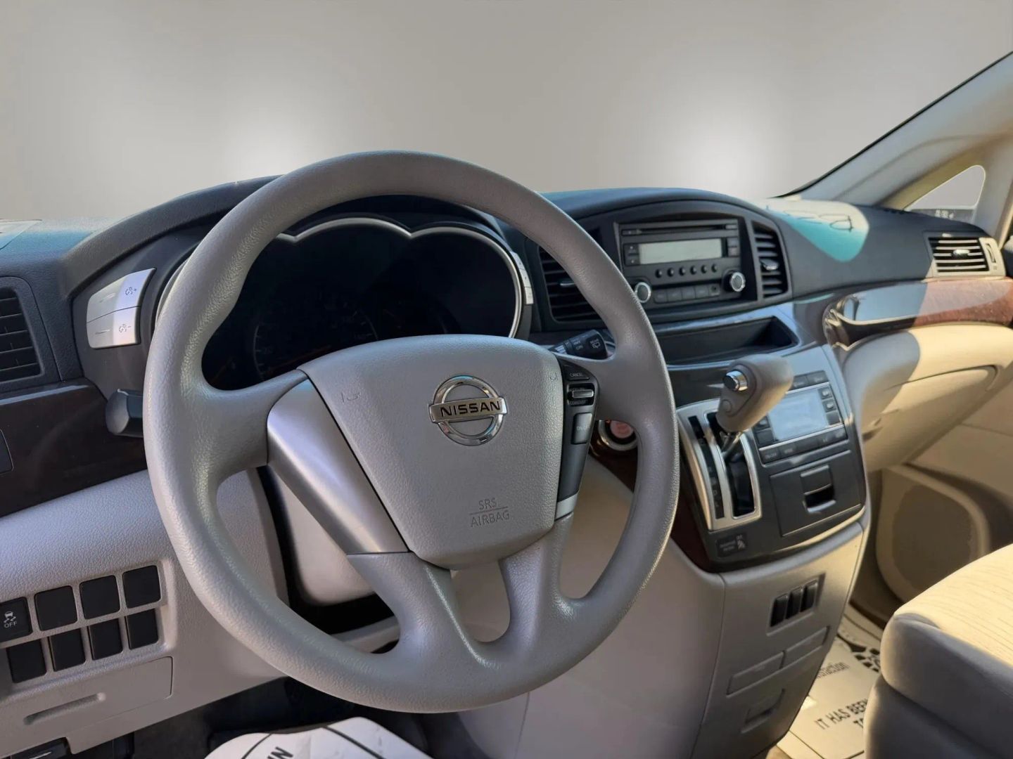 Photo 16 of this Nissan Quest