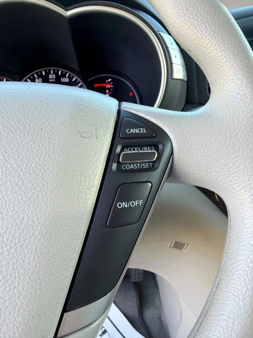 Photo 19 of this Nissan Quest
