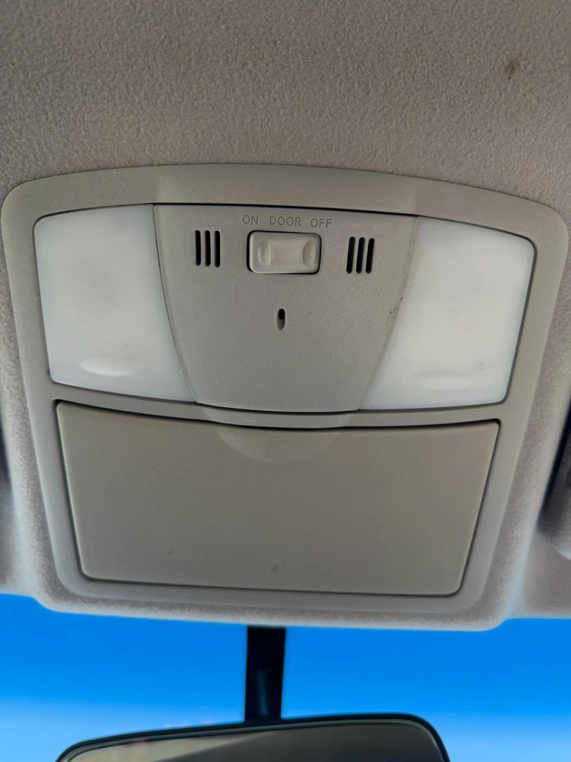 Photo 23 of this Nissan Quest