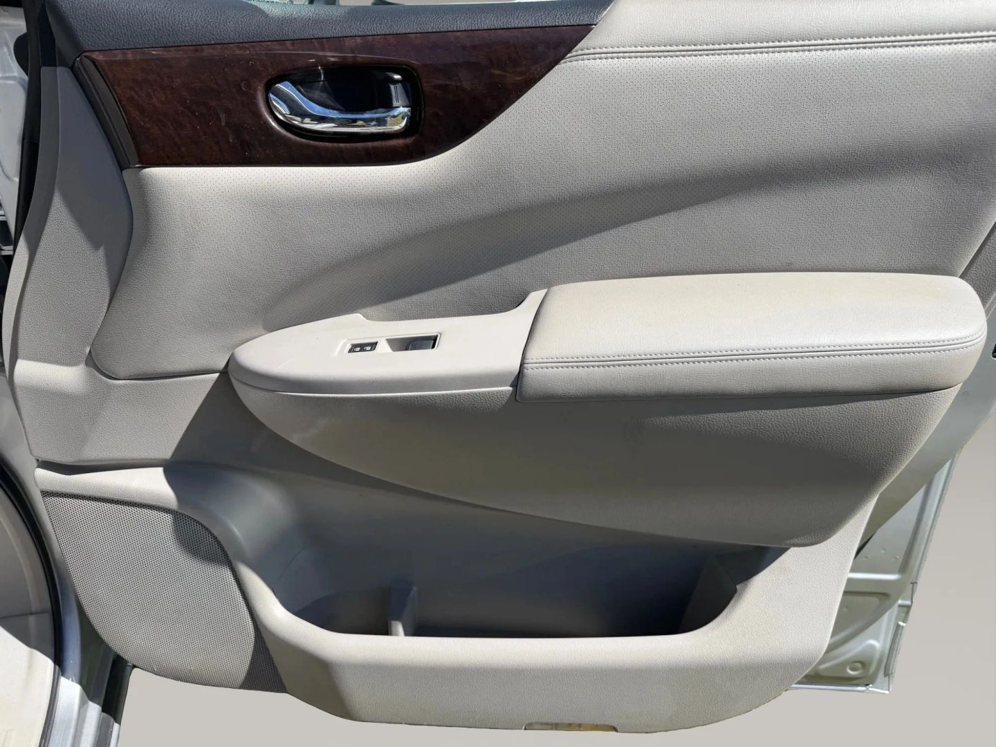 Photo 26 of this Nissan Quest
