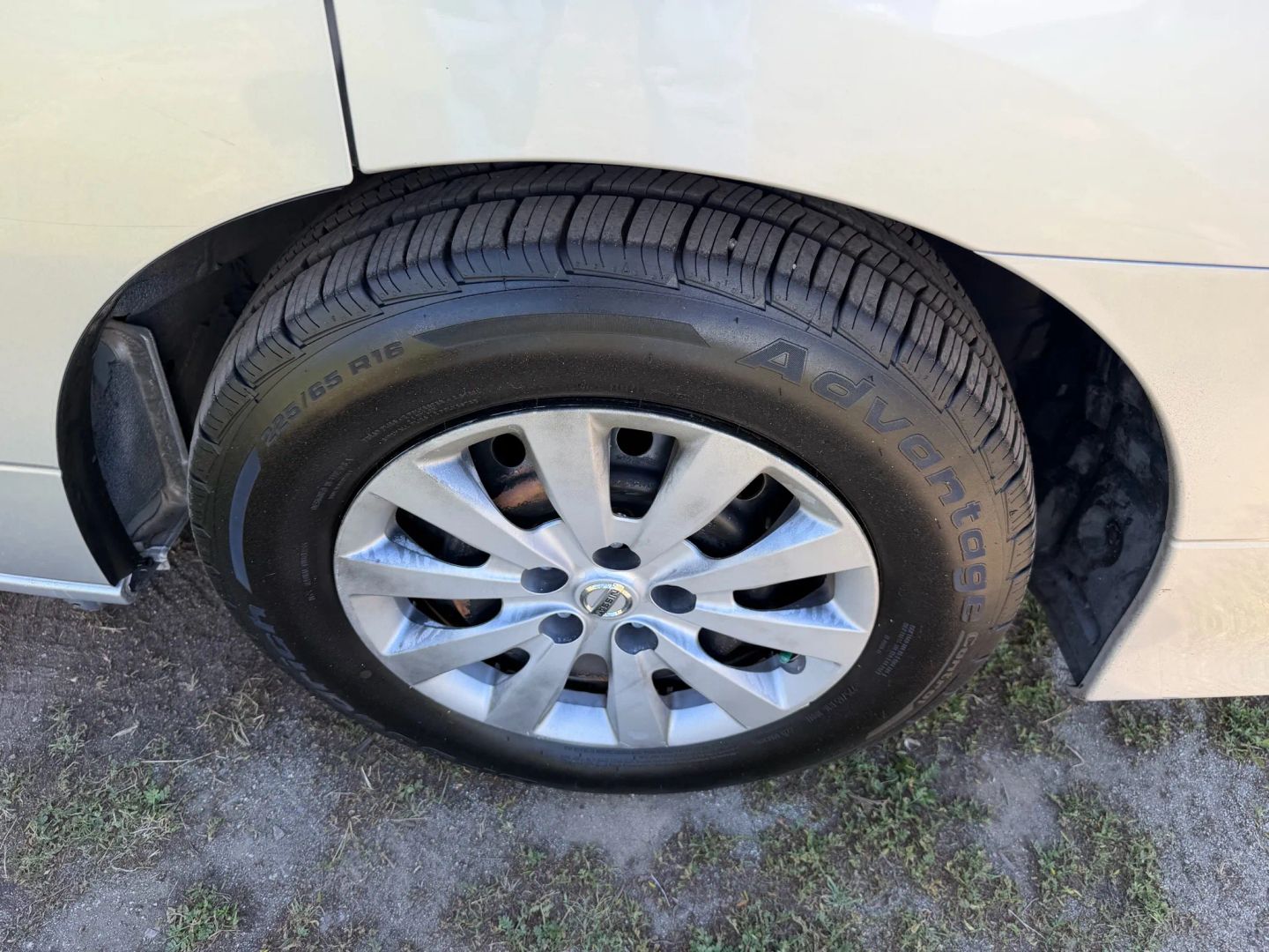 Photo 28 of this Nissan Quest