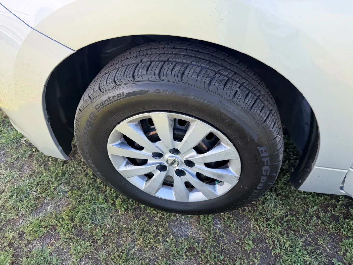 Photo 29 of this Nissan Quest