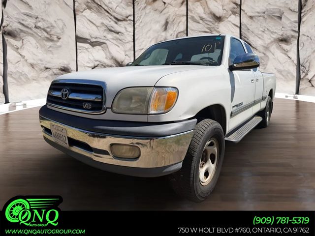 White 2001 Toyota Tundra V8 SR5 4 Door Extended Cab RWD Pickup Truck Rear-Wheel Drive Automatic