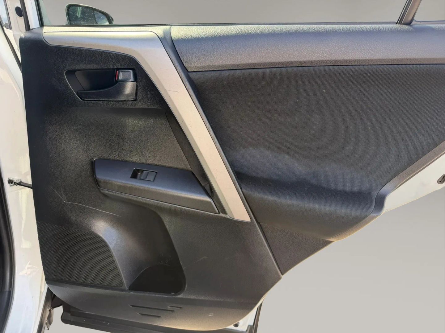Photo 17 of this Toyota RAV4