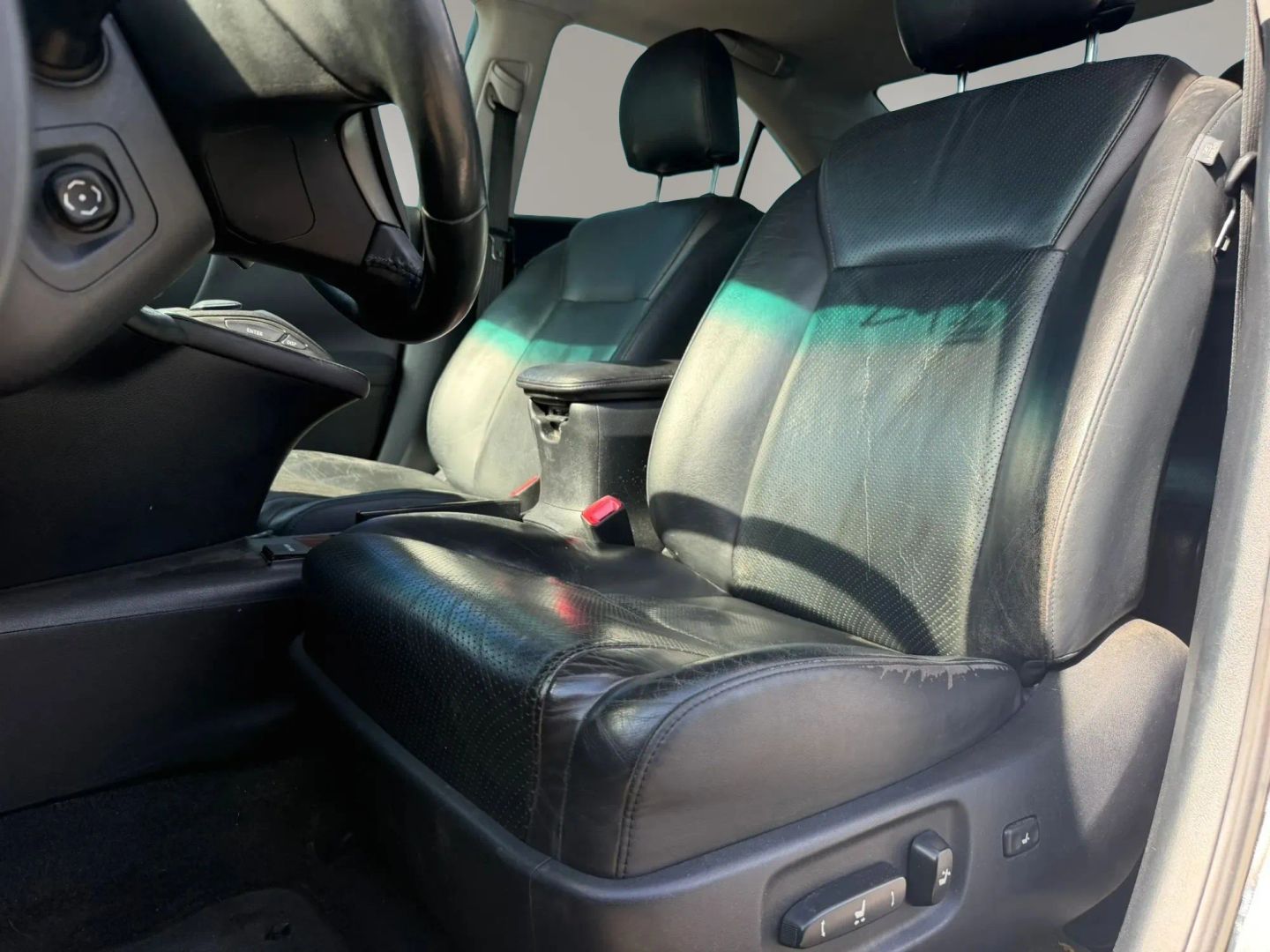 Photo 9 of this Lexus HS 250h