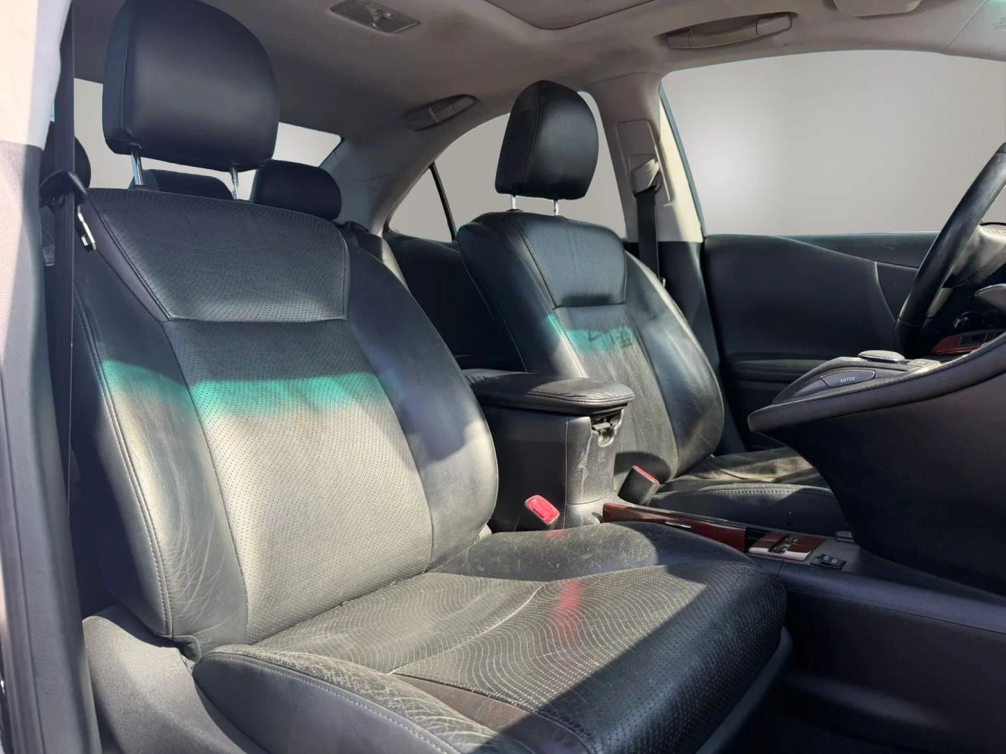 Photo 10 of this Lexus HS 250h