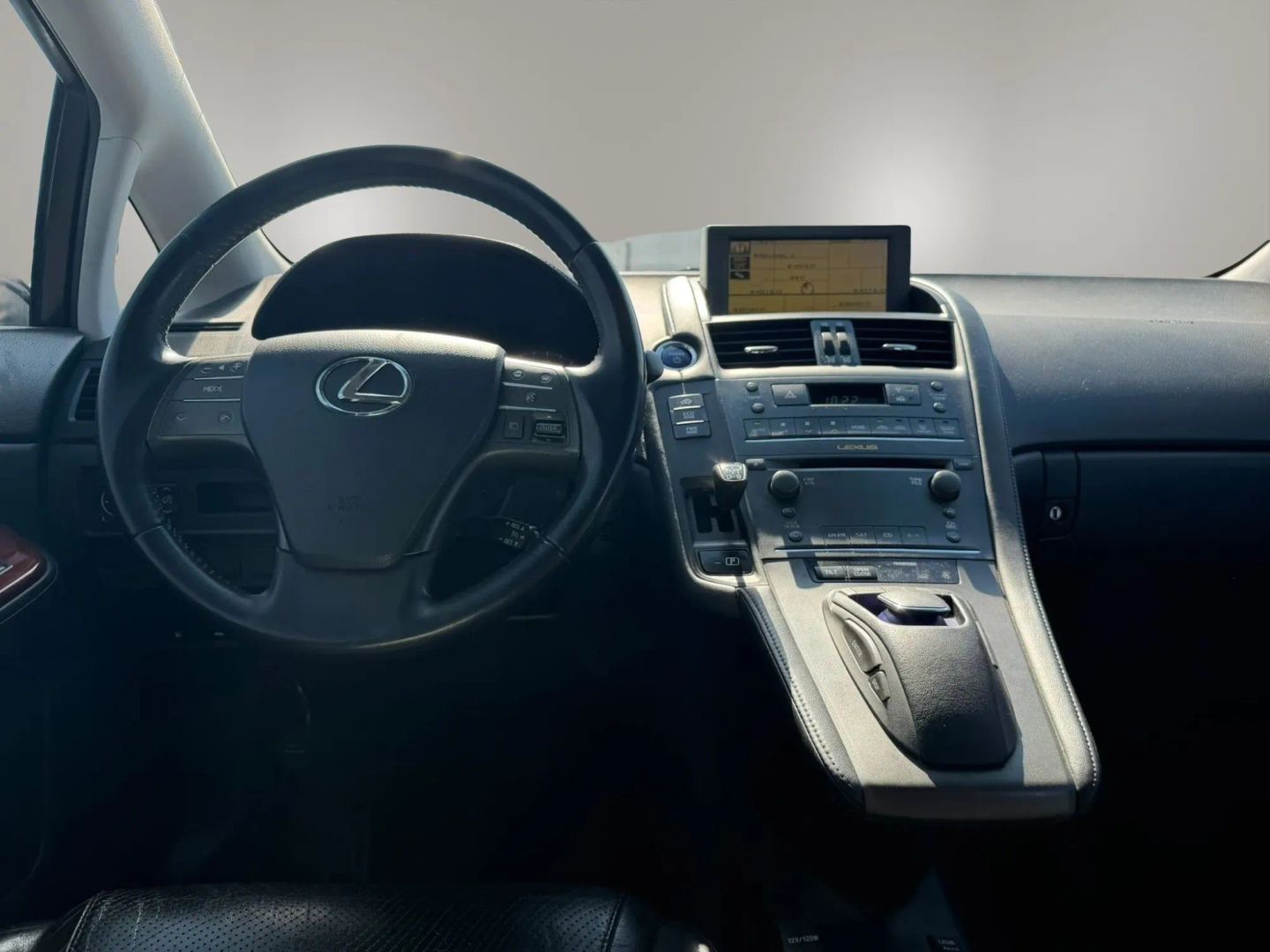 Photo 13 of this Lexus HS 250h
