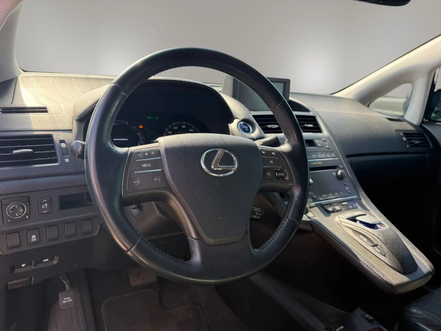 Photo 14 of this Lexus HS 250h