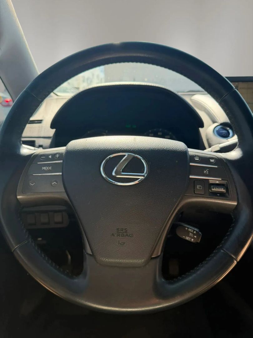 Photo 15 of this Lexus HS 250h