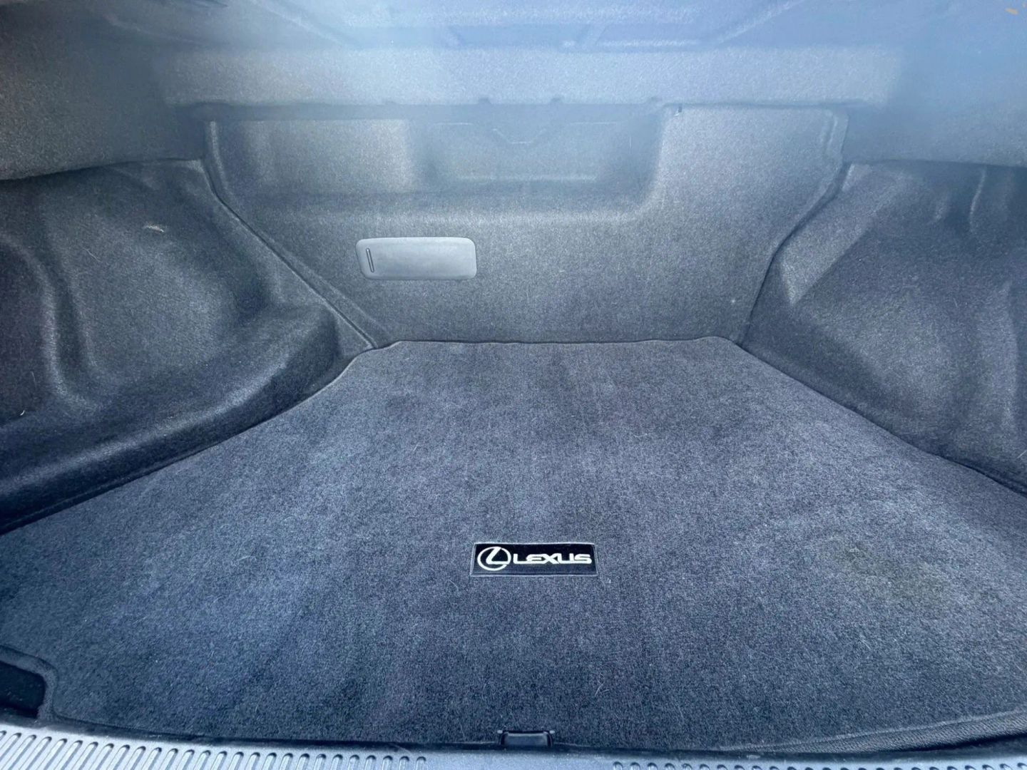 Photo 20 of this Lexus HS 250h