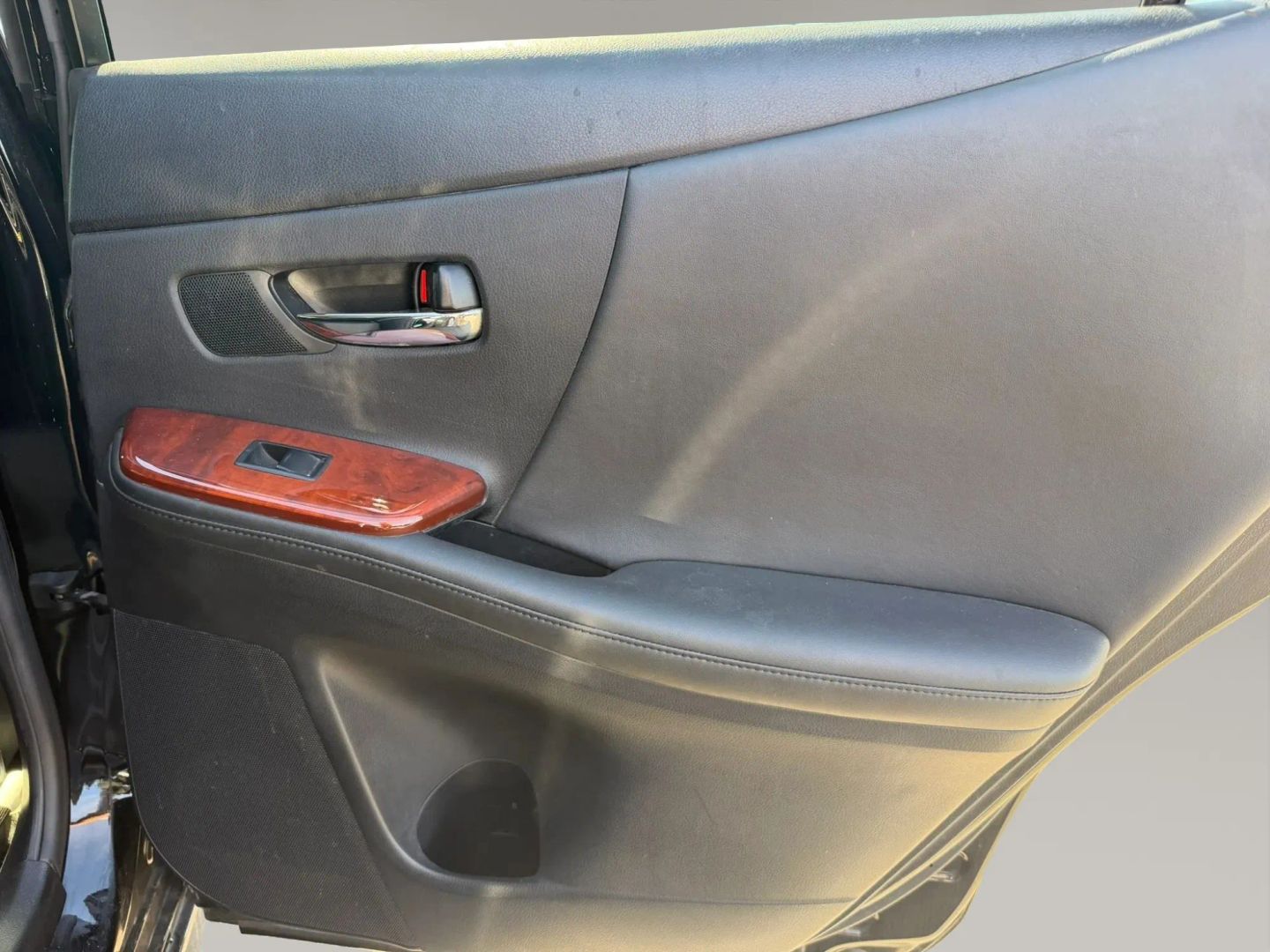 Photo 22 of this Lexus HS 250h