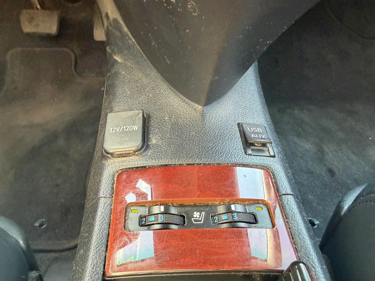 Photo 25 of this Lexus HS 250h