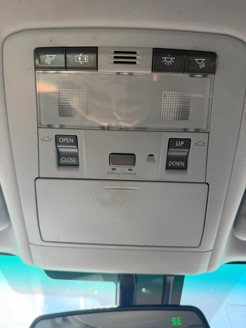 Photo 26 of this Lexus HS 250h