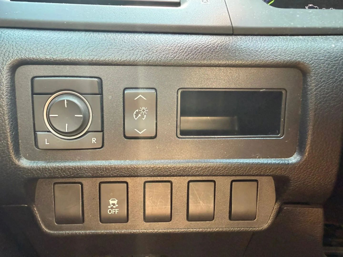 Photo 28 of this Lexus HS 250h