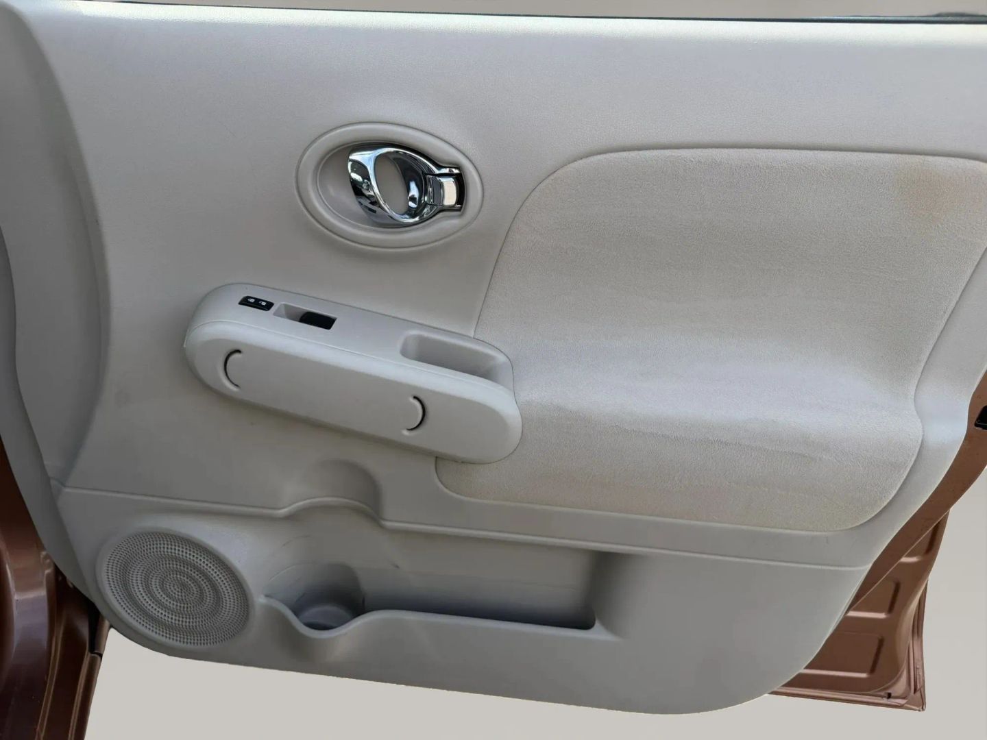 Photo 16 of this Nissan cube