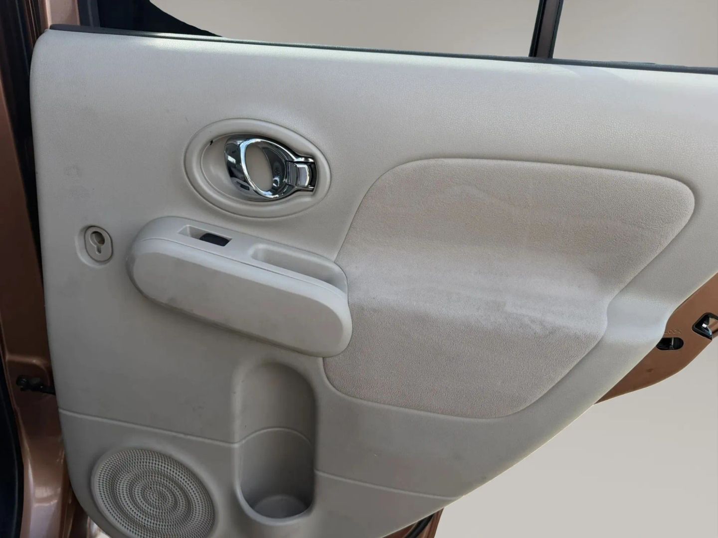 Photo 18 of this Nissan cube