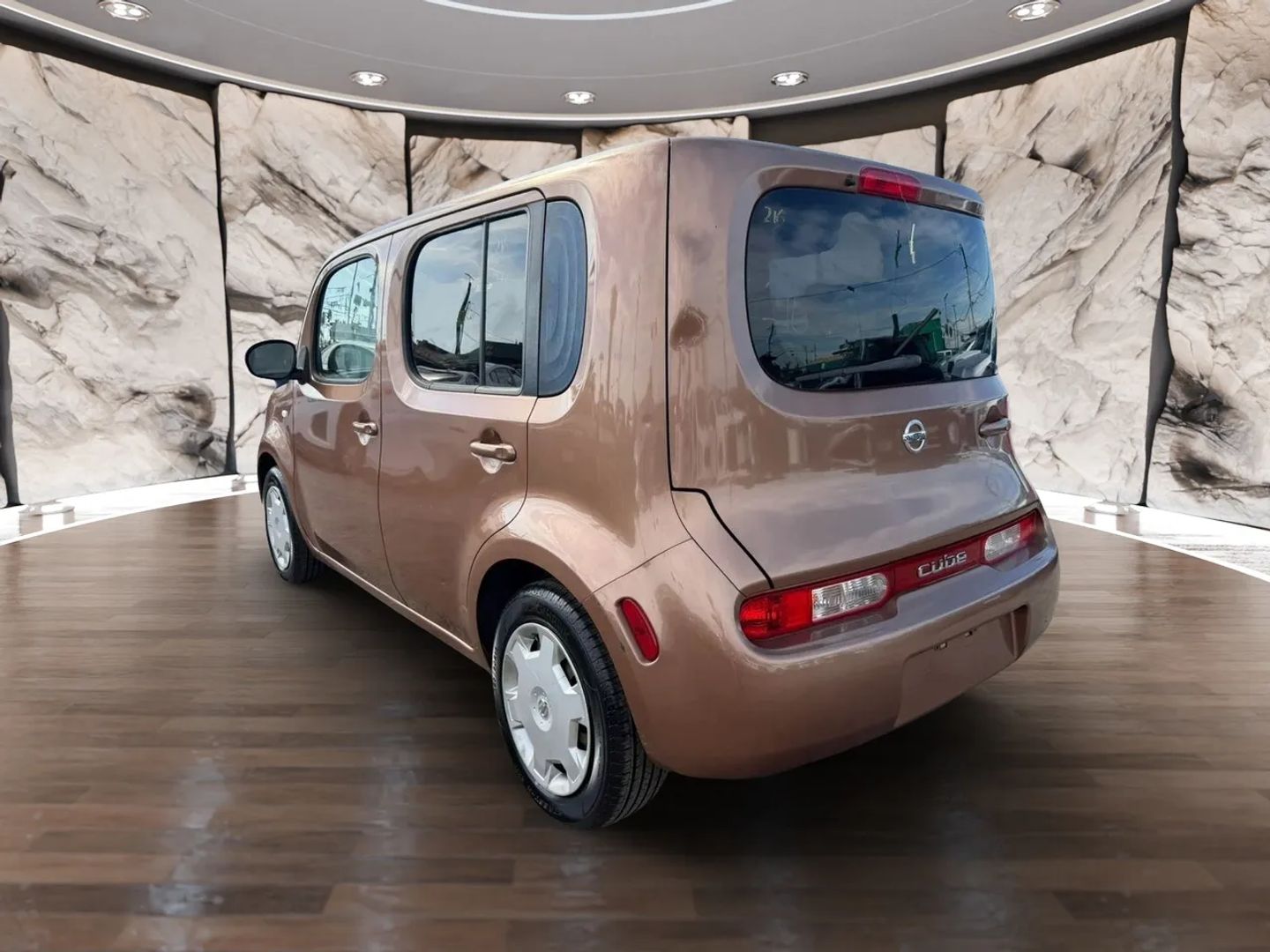 Photo 8 of this Nissan cube