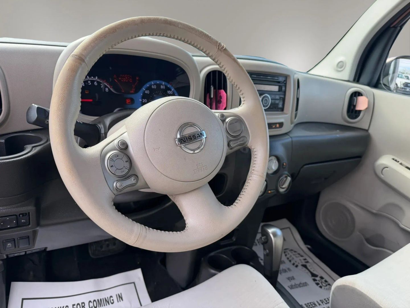 Photo 11 of this Nissan cube