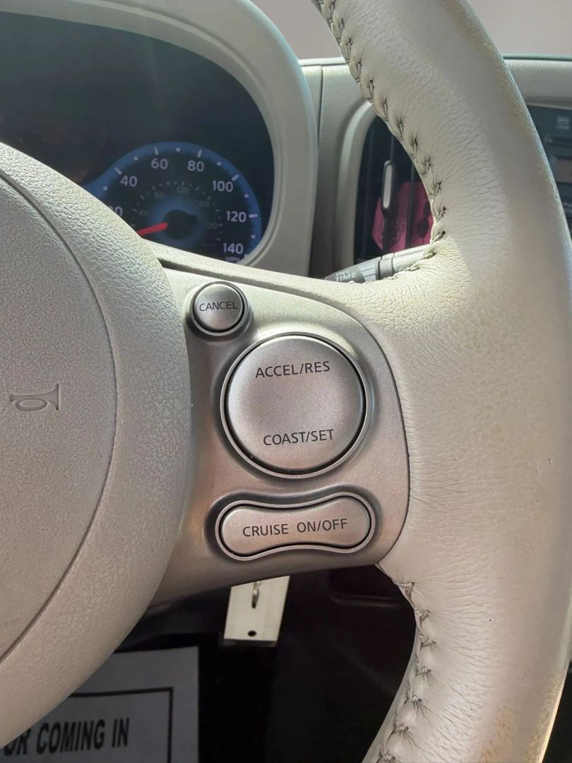 Photo 22 of this Nissan cube