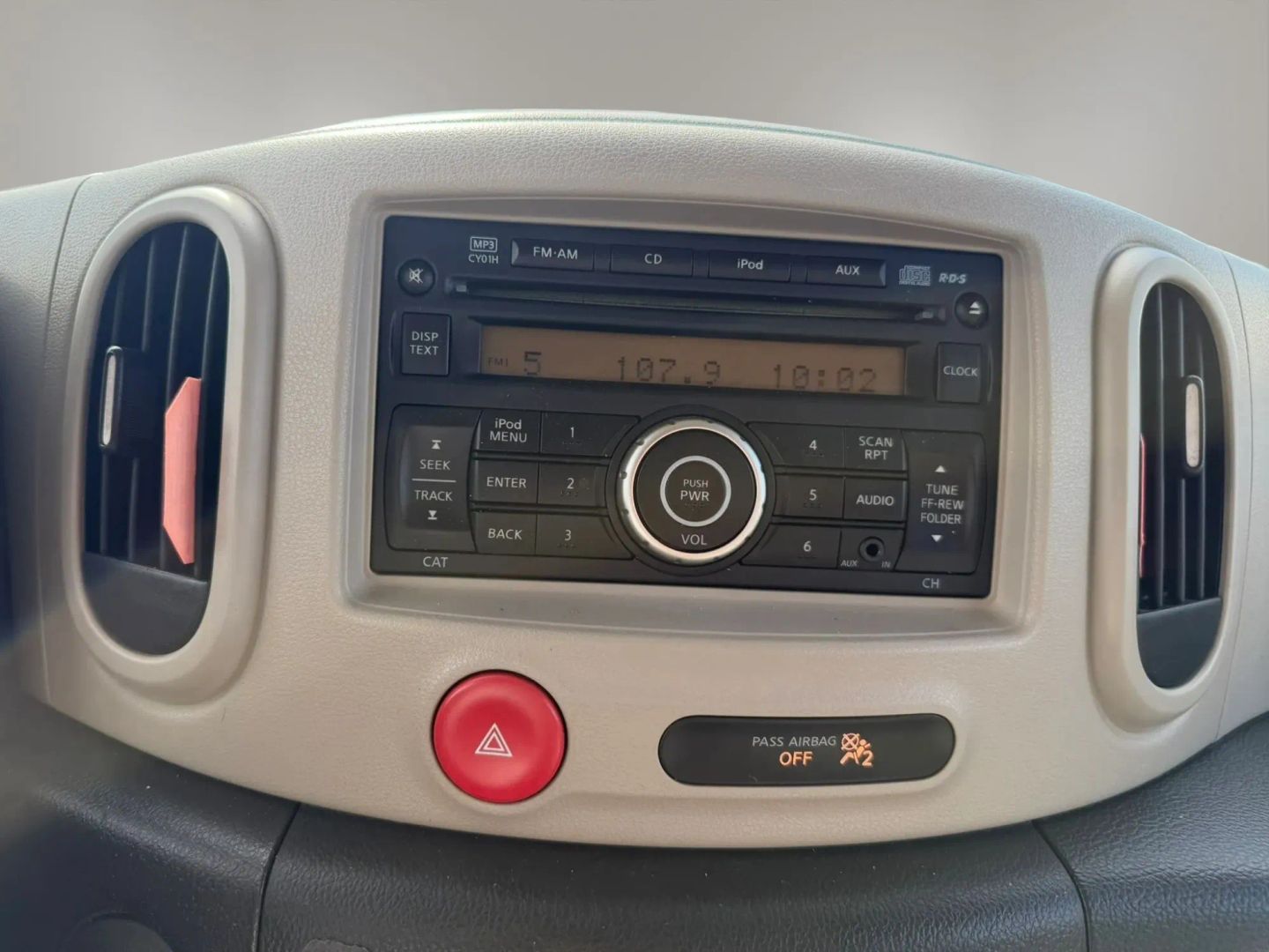 Photo 25 of this Nissan cube