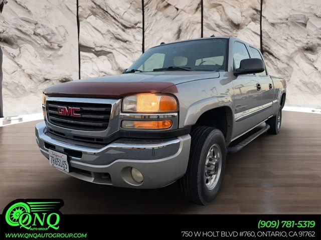 2005 GMC Sierra 2500HD 4 Dr SLT Crew Cab SB HD Pickup Truck Rear-Wheel Drive Automatic