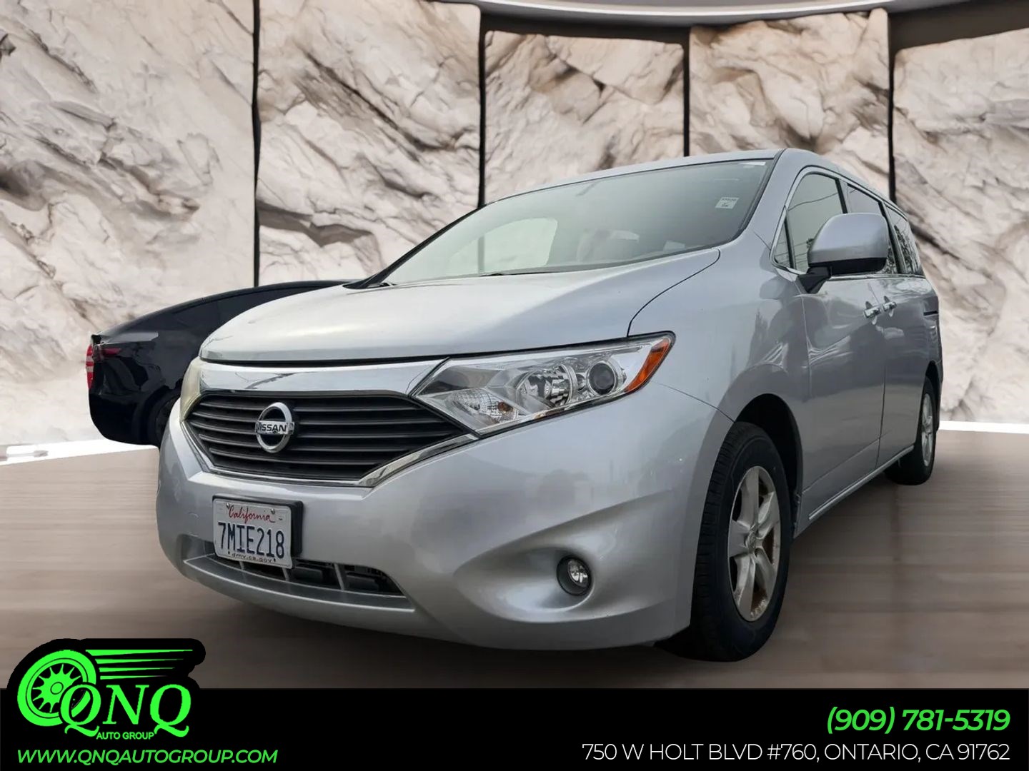 2016 Nissan Quest SV's photo