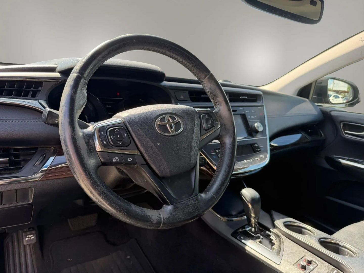 Photo 10 of this Toyota Avalon Hybrid