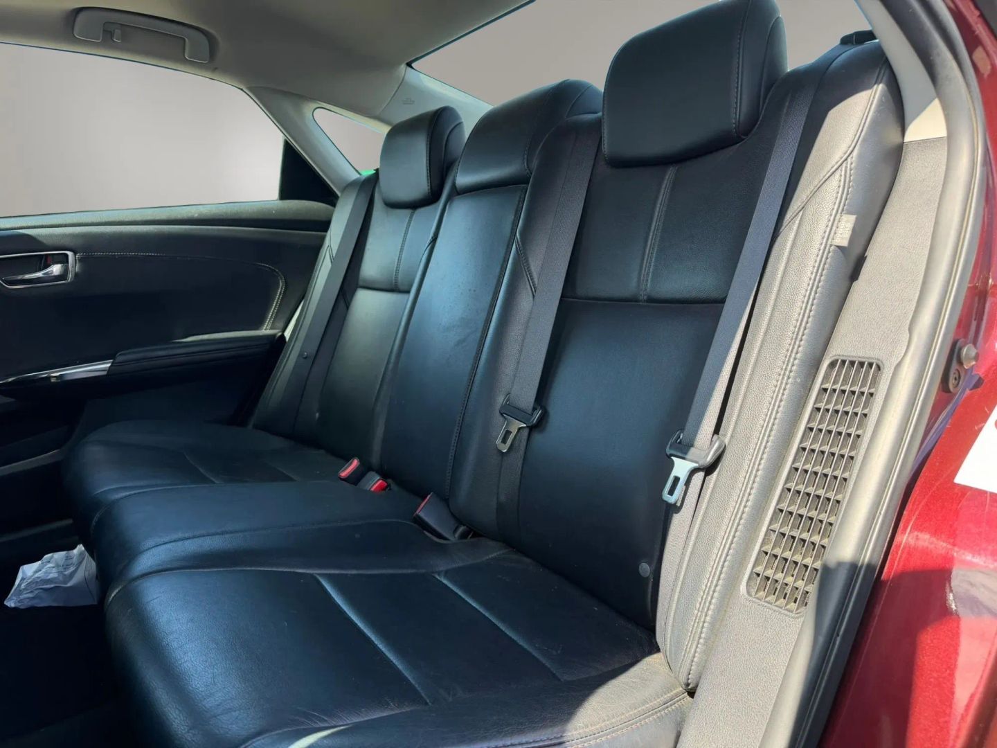 Photo 12 of this Toyota Avalon Hybrid