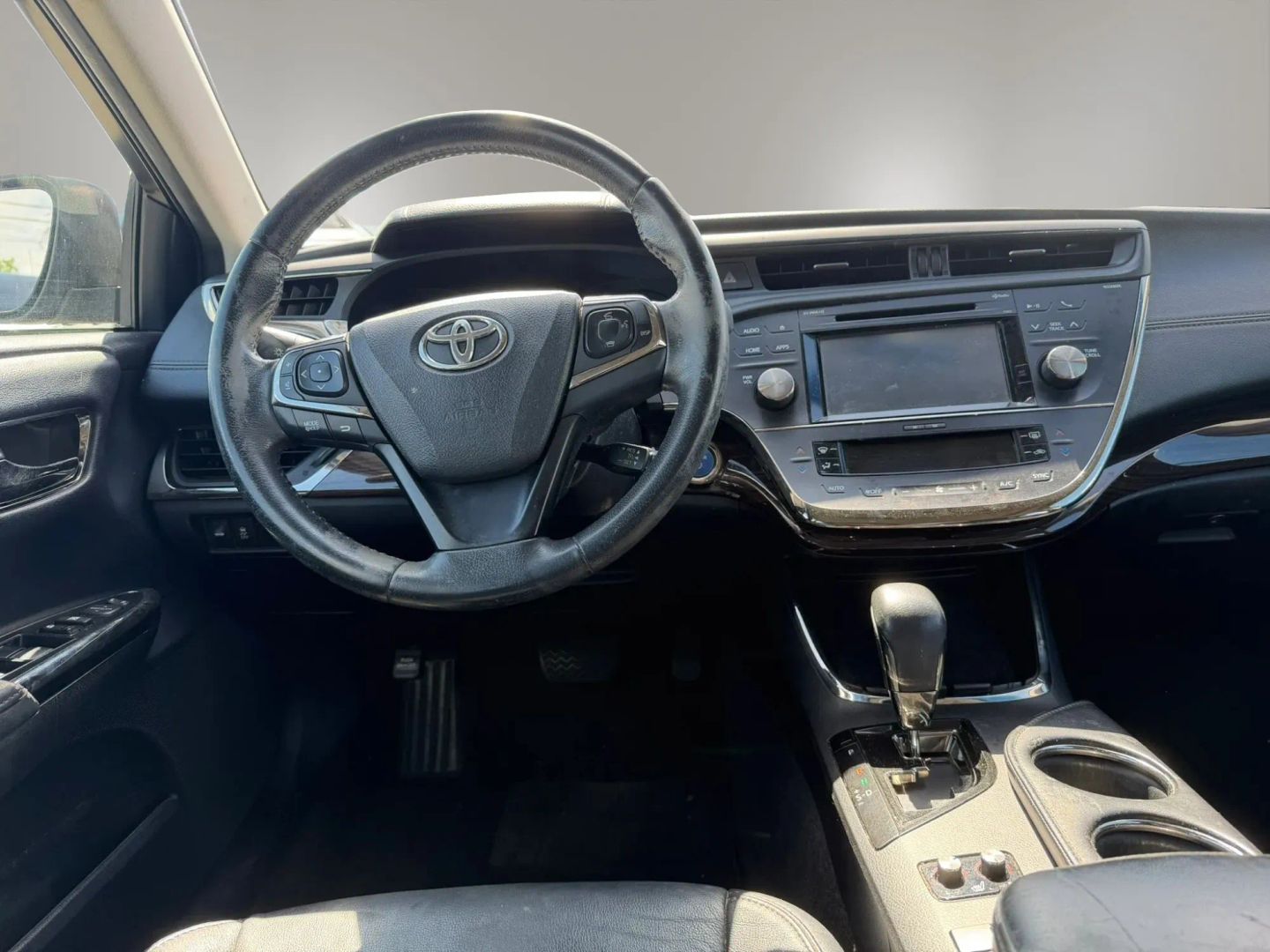 Photo 19 of this Toyota Avalon Hybrid