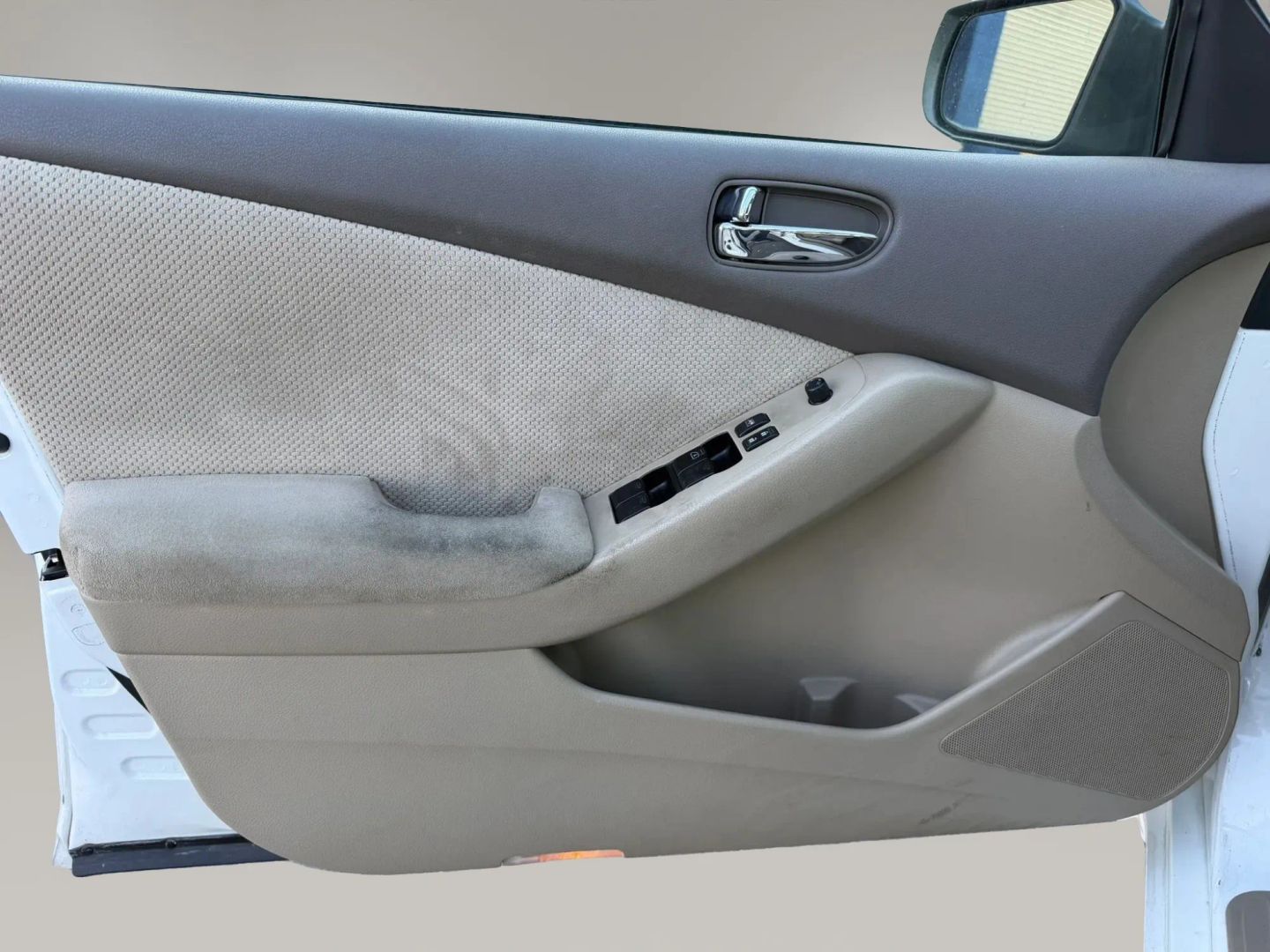 Photo 9 of this Nissan Altima