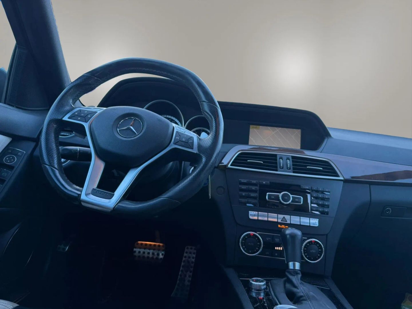 Photo 19 of this Mercedes-Benz C 63