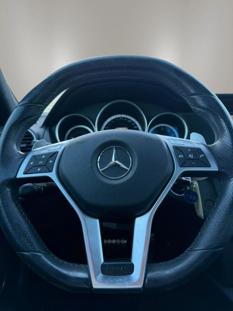 Photo 20 of this Mercedes-Benz C 63