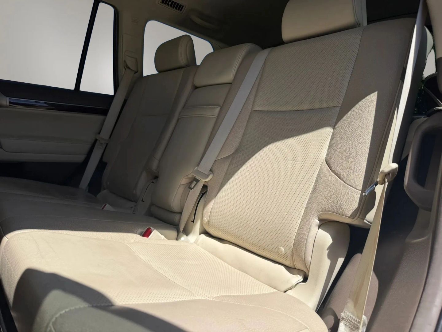 Photo 12 of this Lexus GX 460