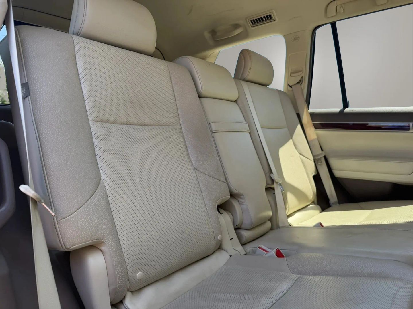 Photo 17 of this Lexus GX 460