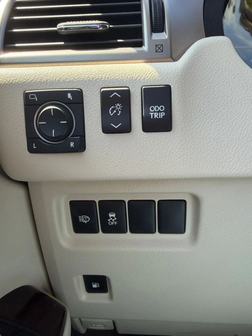 Photo 29 of this Lexus GX 460