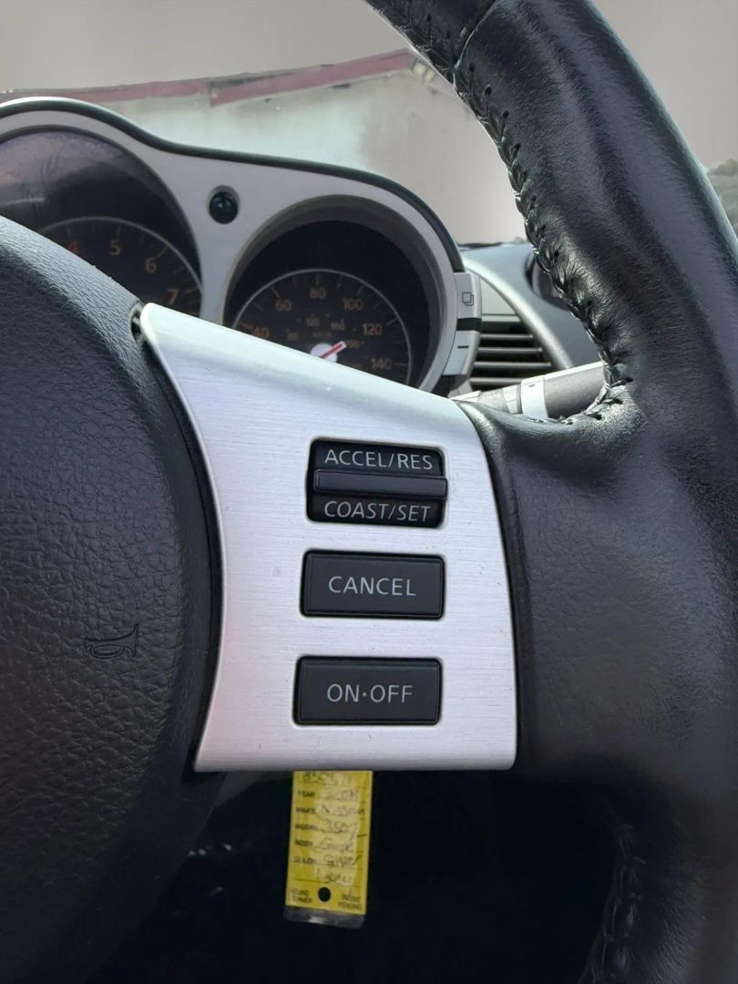 Photo 16 of this Nissan 350Z