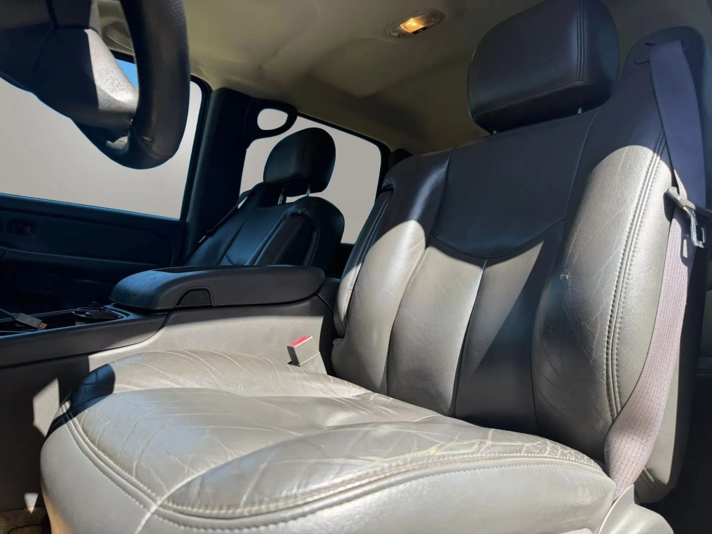 Photo 10 of this Chevrolet Silverado 2500HD