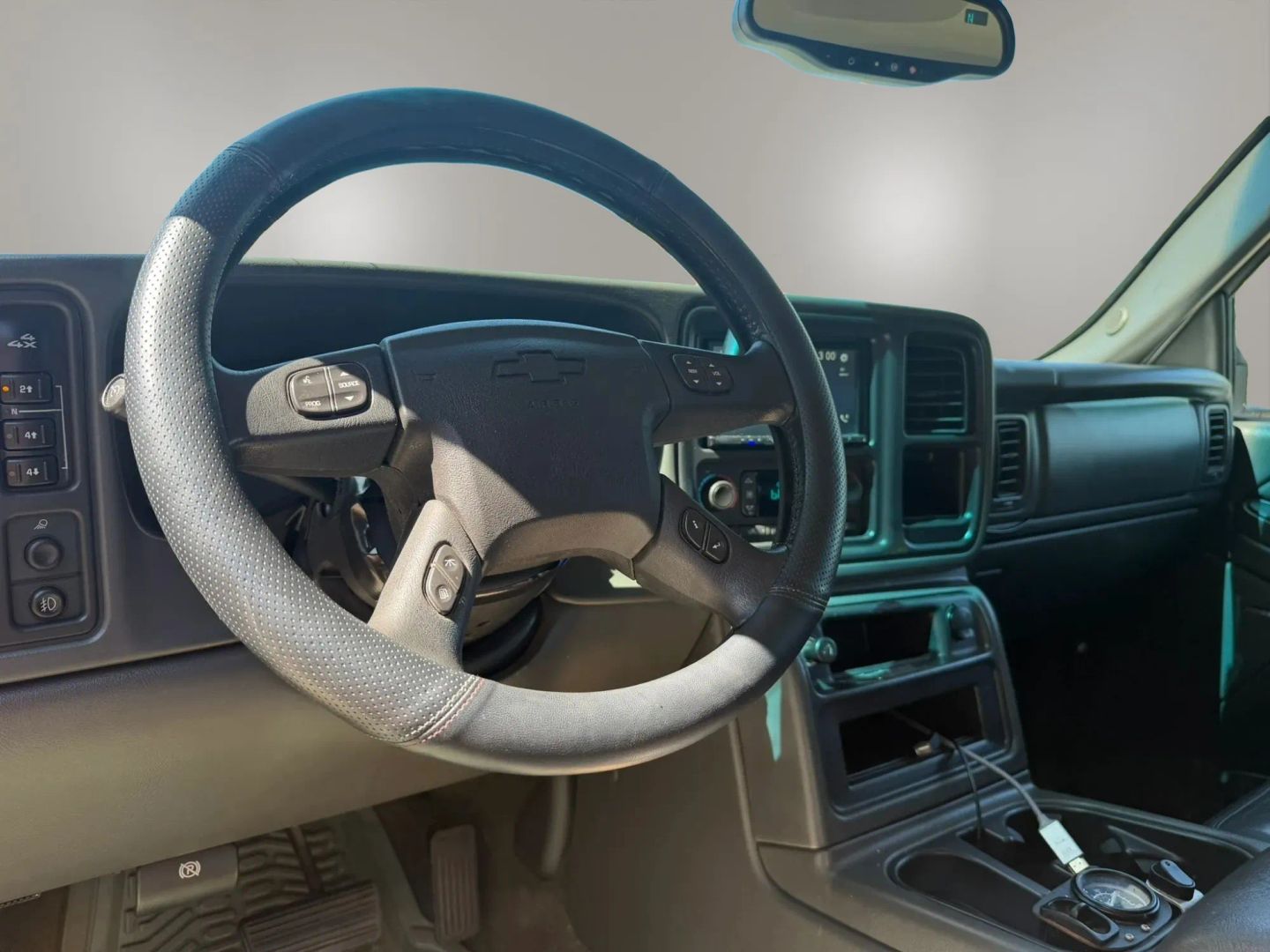 Photo 11 of this Chevrolet Silverado 2500HD