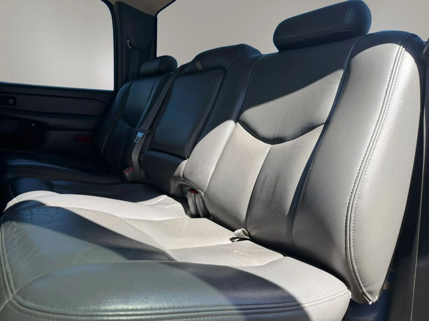 Photo 13 of this Chevrolet Silverado 2500HD