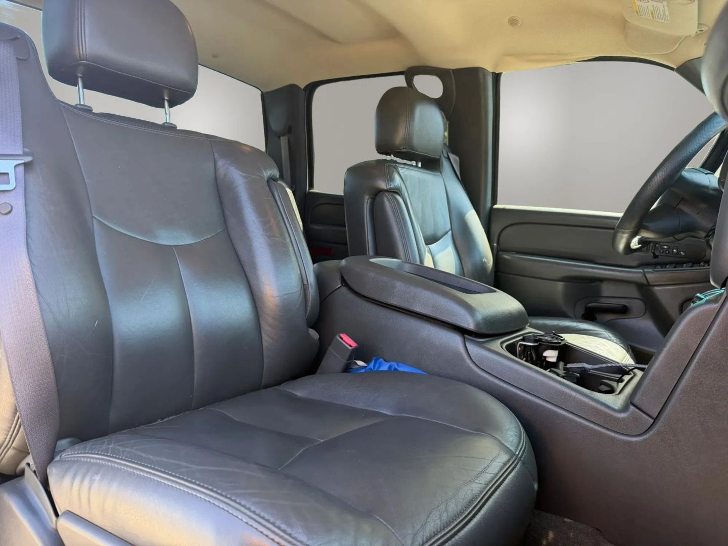 Photo 17 of this Chevrolet Silverado 2500HD